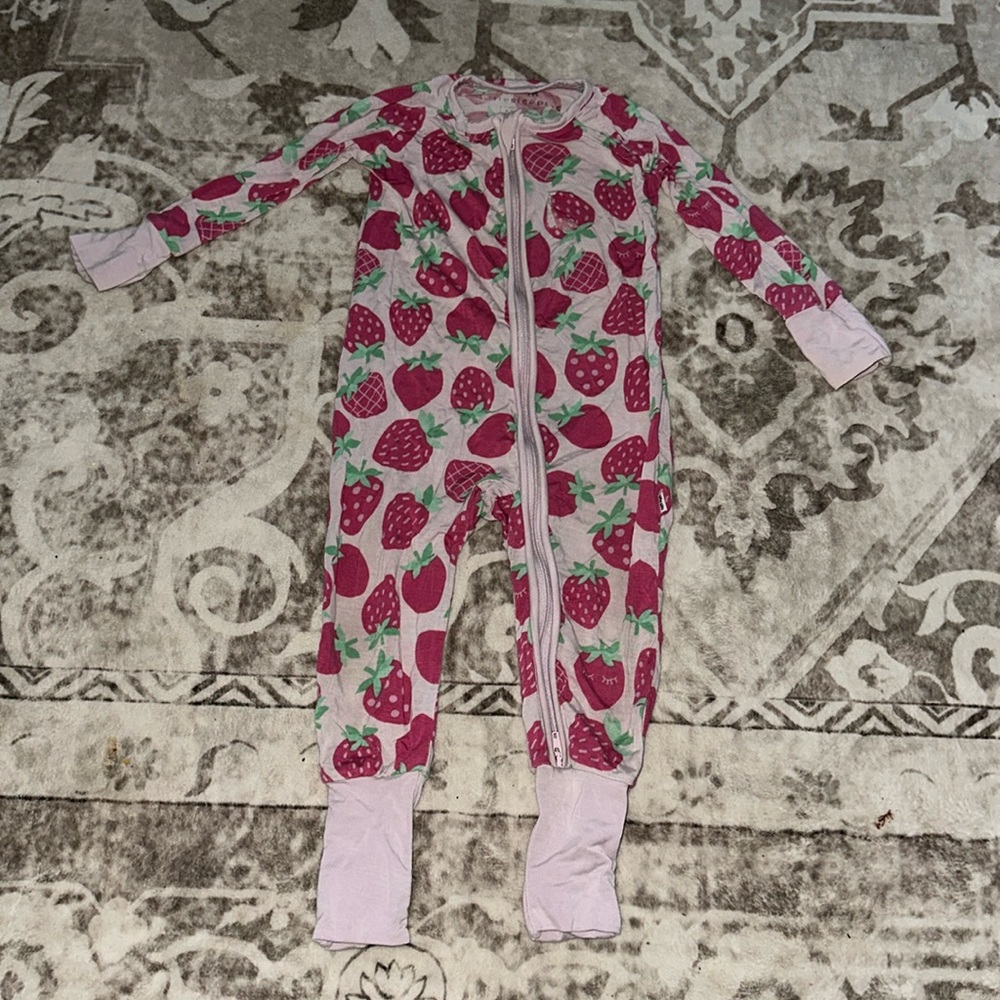Little sleepies 3-6 strawberry zippy